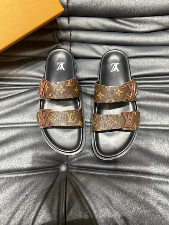 Picture of Louis Vuitton Slippers _SKULVsz38-45jyh0560807